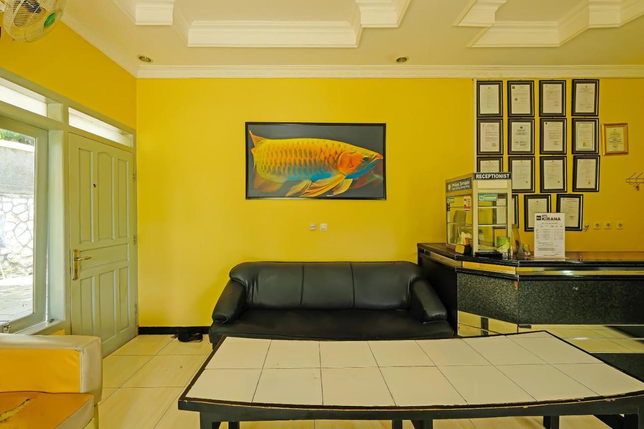 Oyo 92483 Hotel Kirana Salatiga Exteriér fotografie