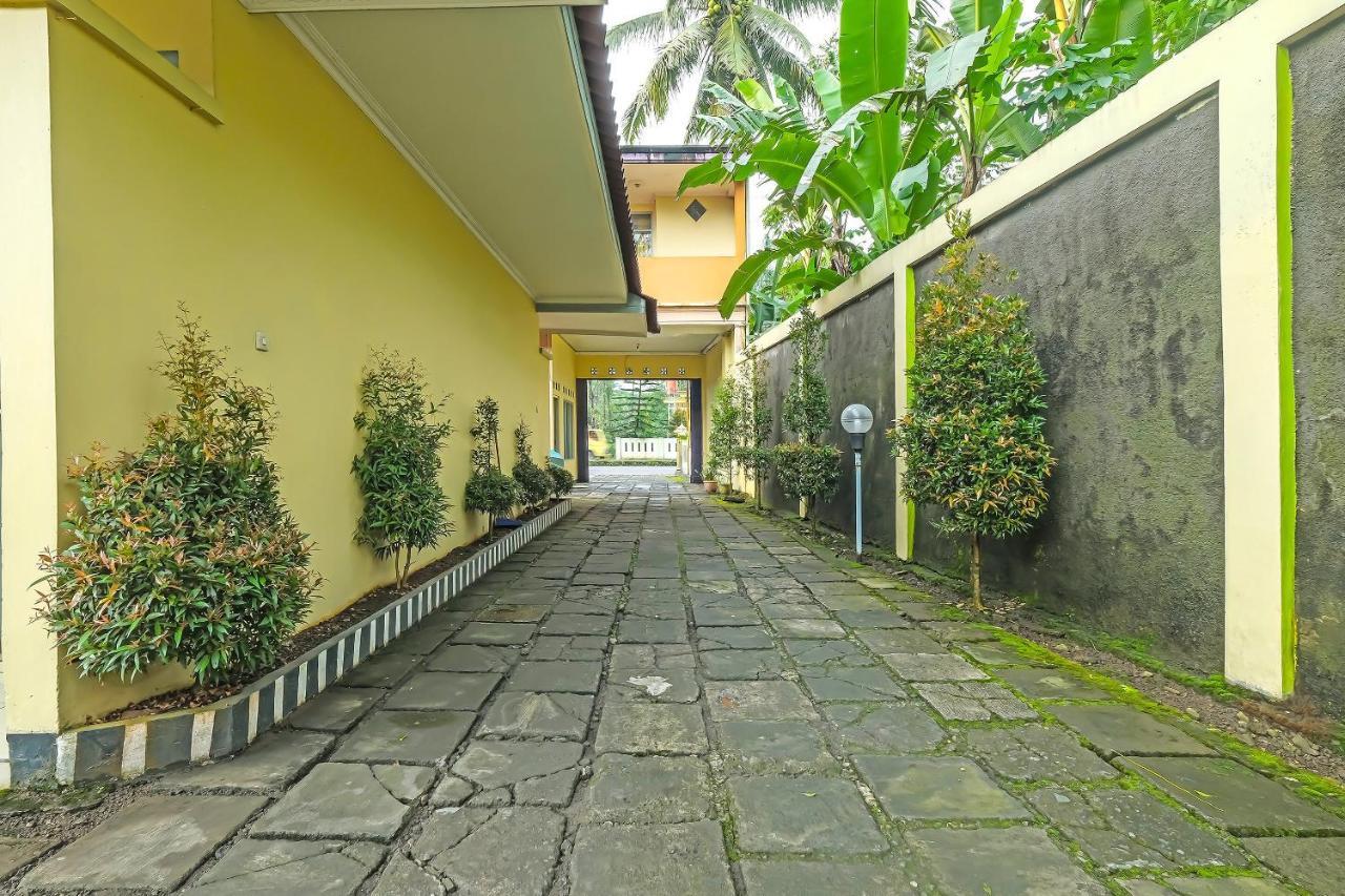 Oyo 92483 Hotel Kirana Salatiga Exteriér fotografie